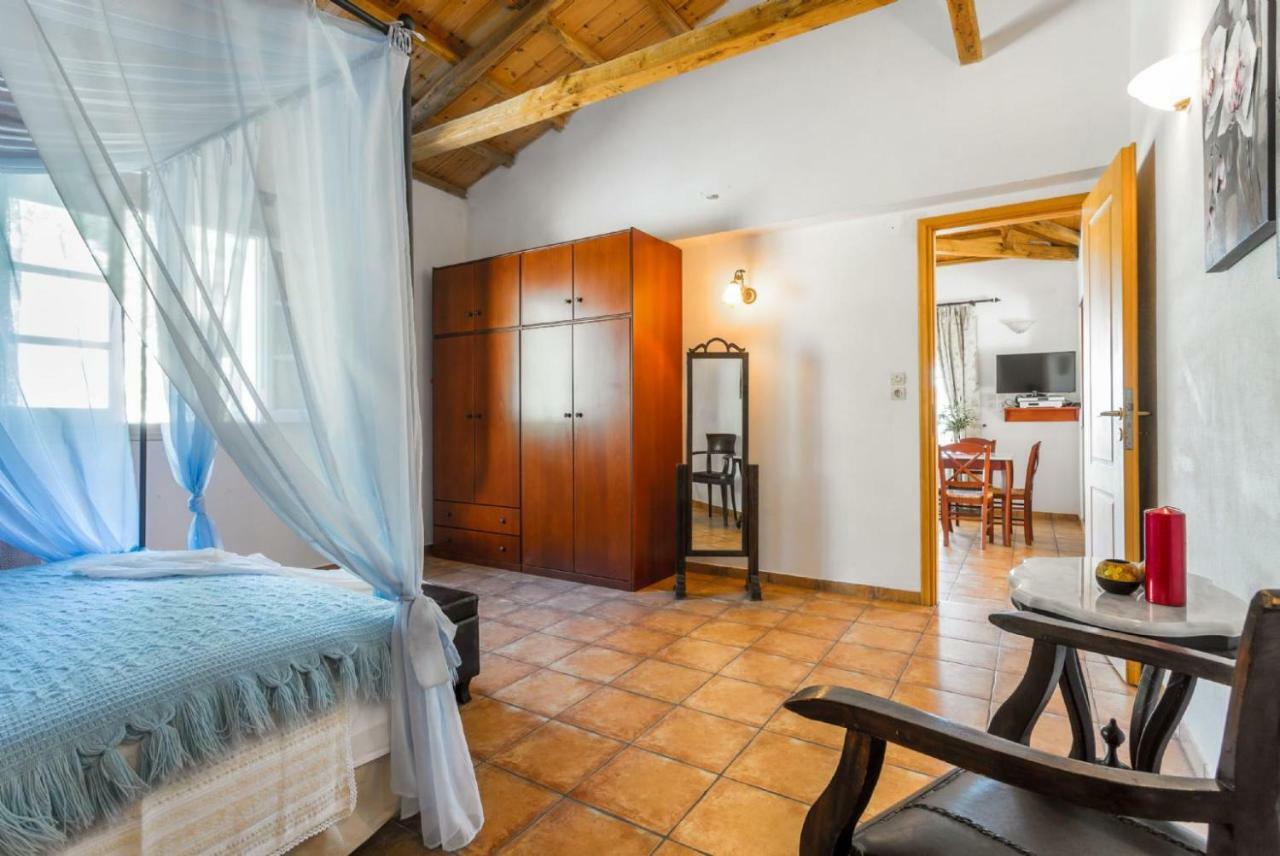 Villa Tassoula Isomata Bagian luar foto
