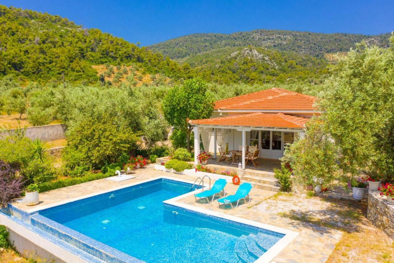 Villa Tassoula Isomata Bagian luar foto