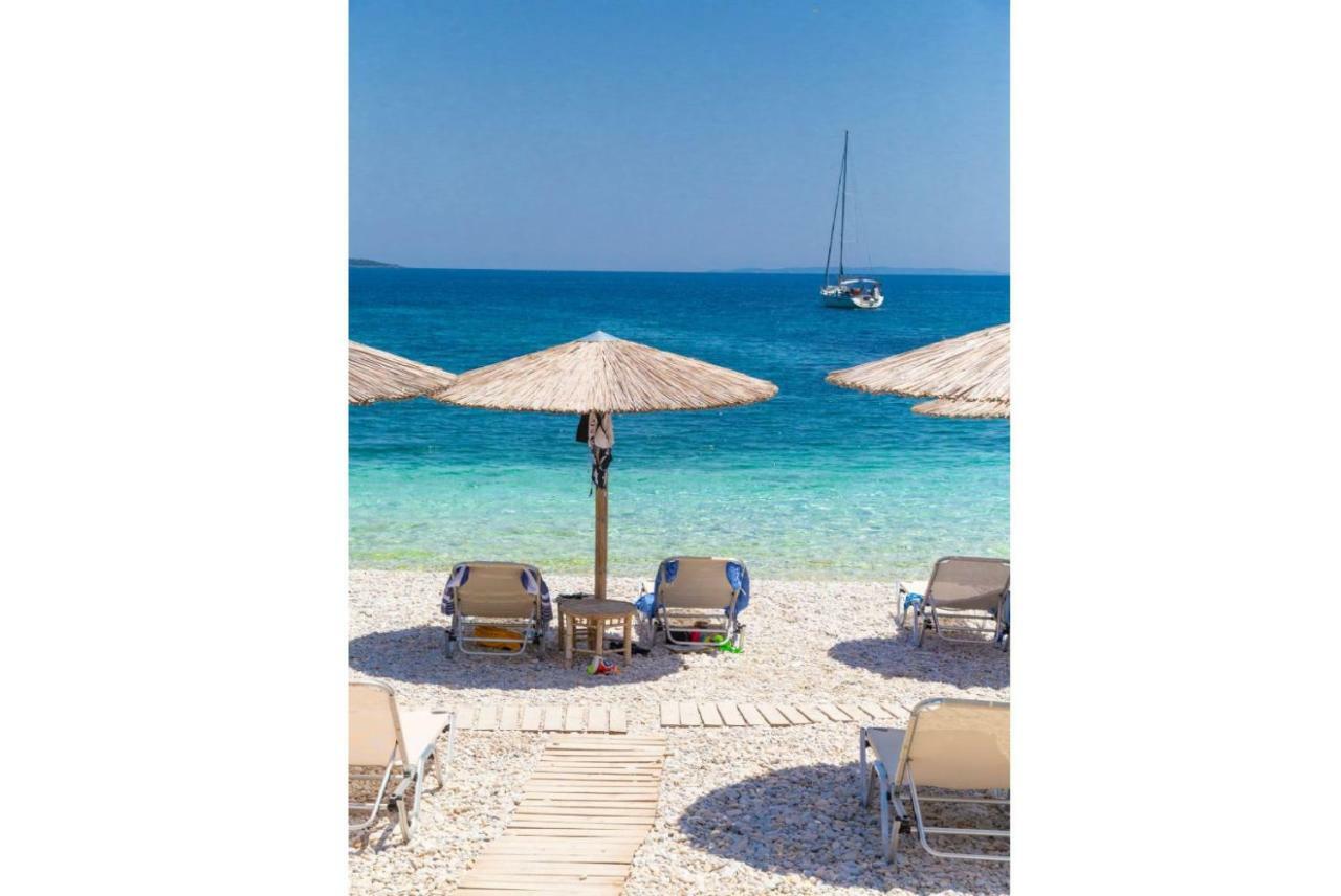 Villa Tassoula Isomata Bagian luar foto