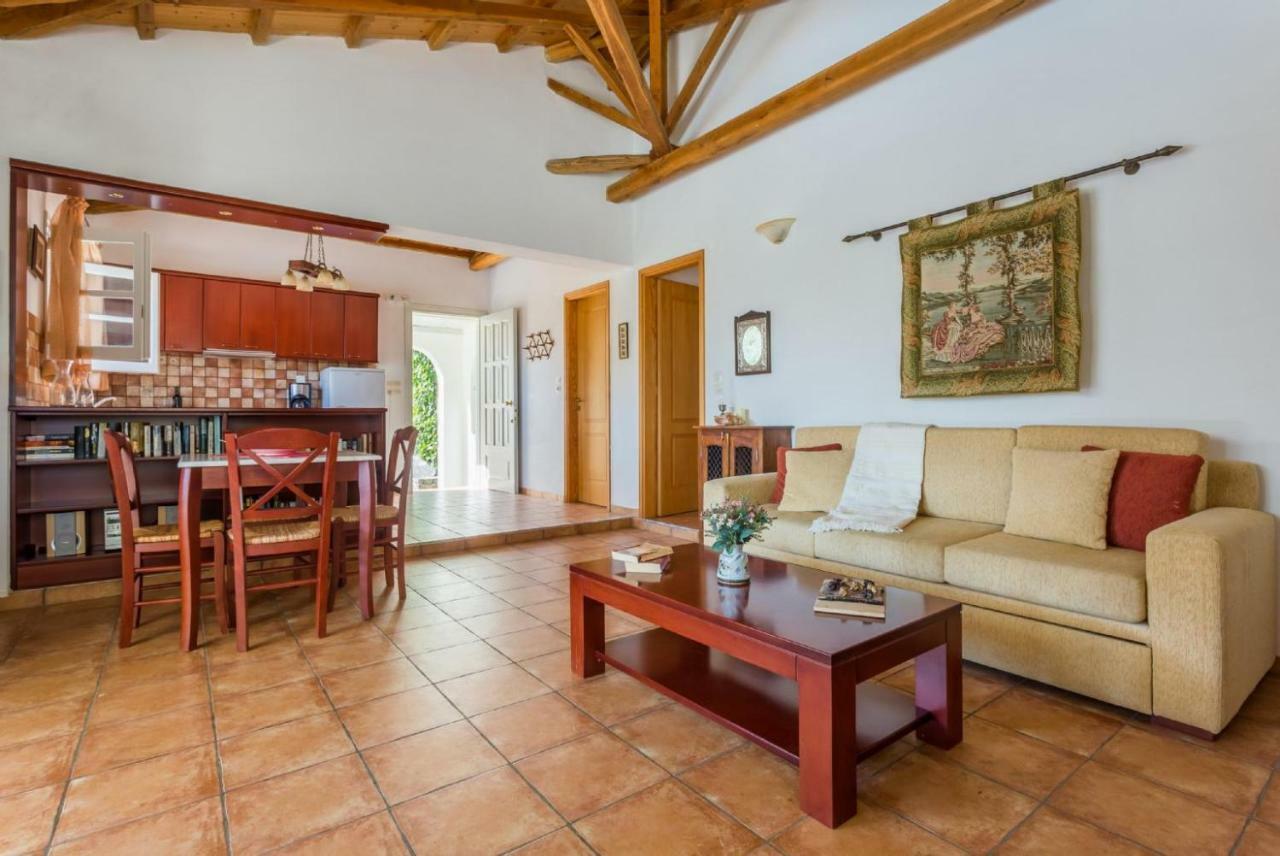 Villa Tassoula Isomata Bagian luar foto