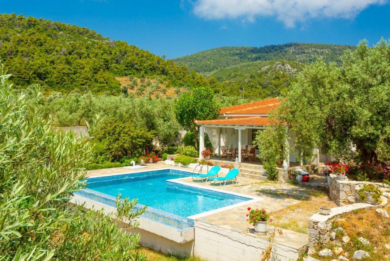Villa Tassoula Isomata Bagian luar foto