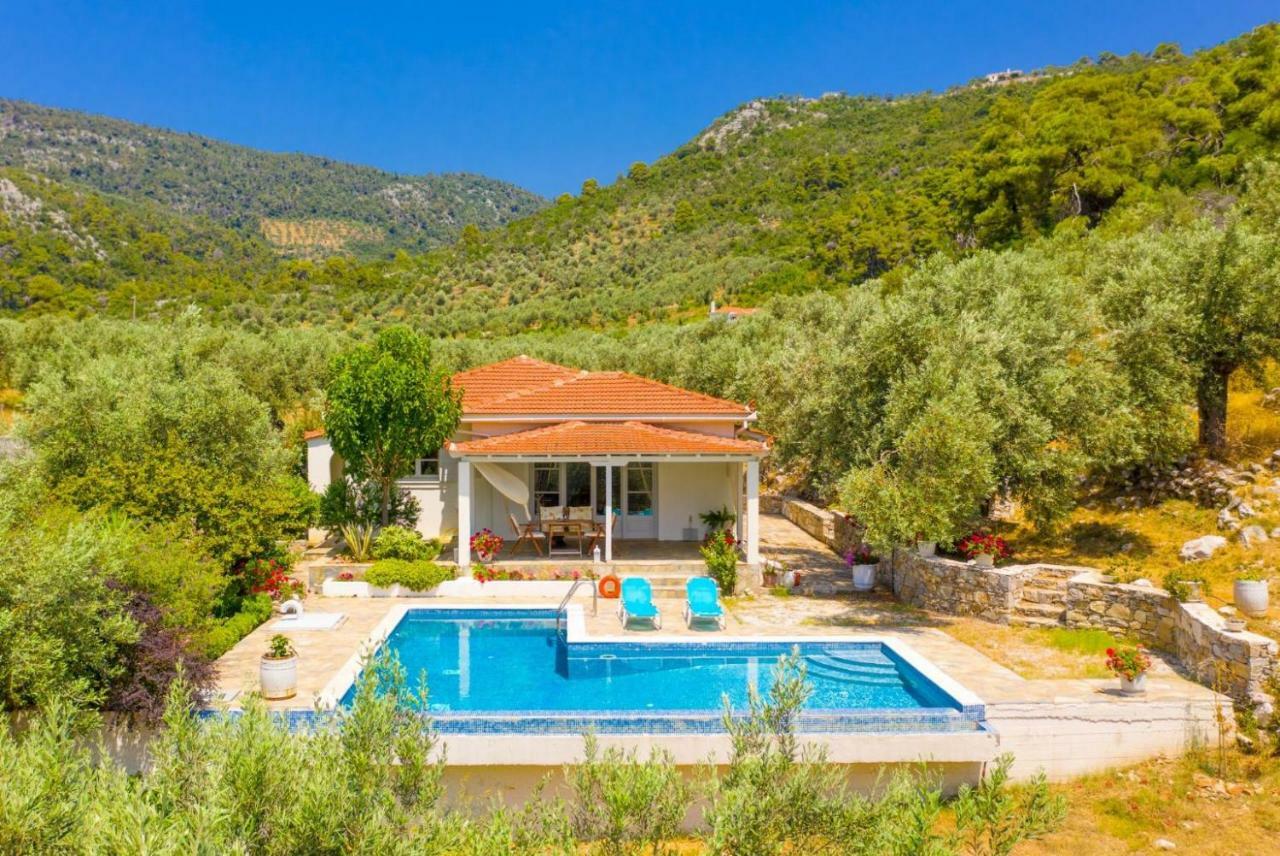 Villa Tassoula Isomata Bagian luar foto